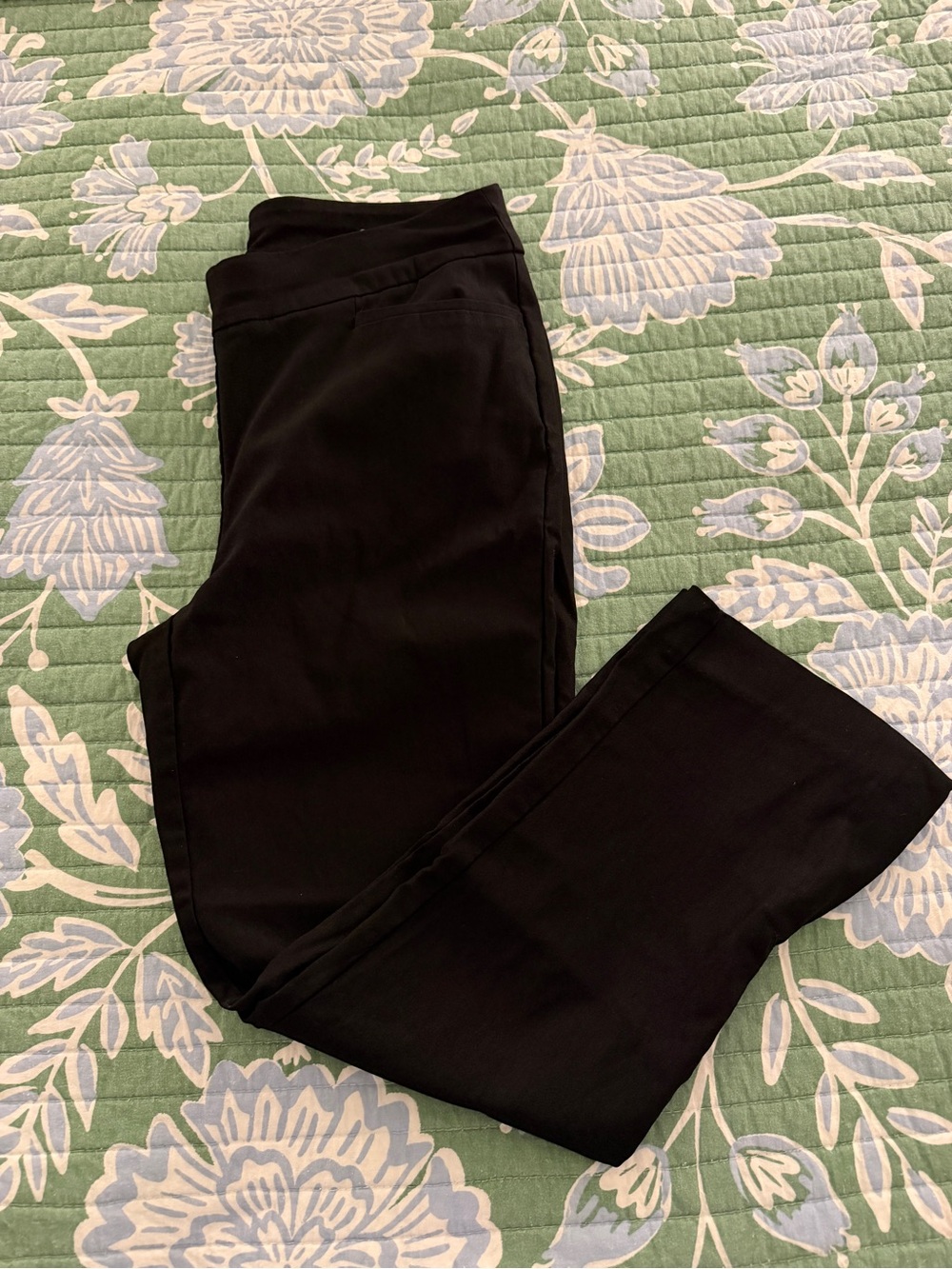 Chico's Brigette Straight Cropped Pants